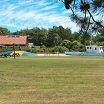Charming 4-person Getaway 度假居 *