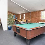 Charming 4-person Getaway 度假居 布拉万德