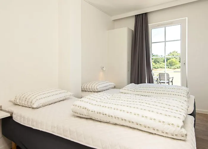 Charming 4-person Getaway 布拉万德