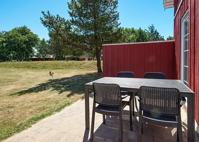 Charming 4-person Getaway 布拉万德